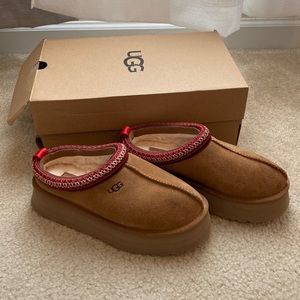 Like New Ugg Tazz Platform Slippers
